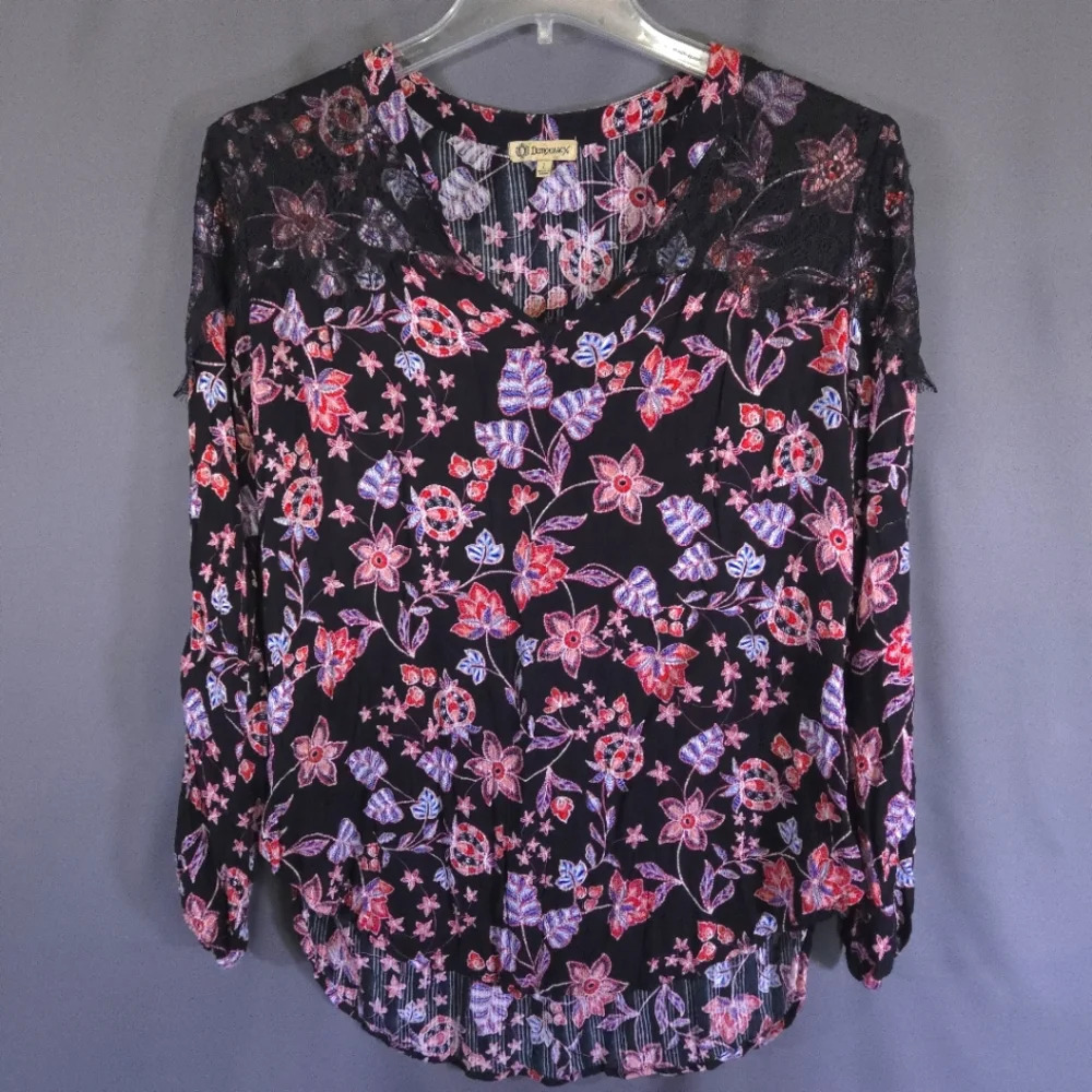 Democracy Long Sleeve Blouse V-Neck‎ Lace Shoulder Floral WhimsiGoth Size Large